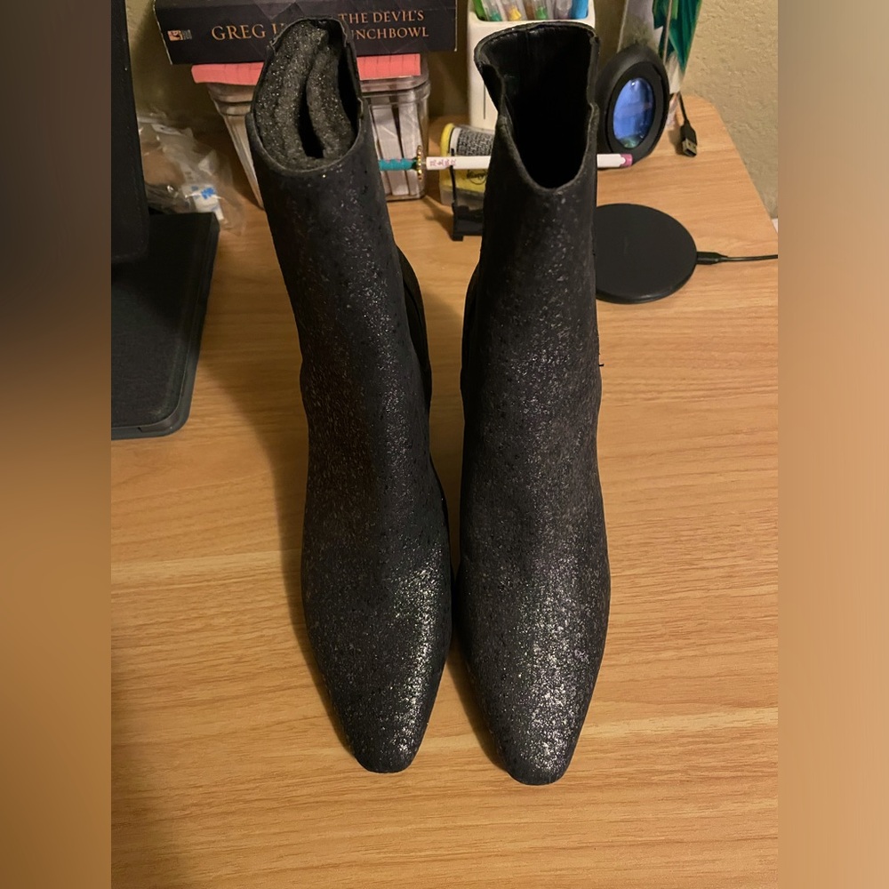 NEW Donald Pliner Laila Booties Silver Glitter Suede